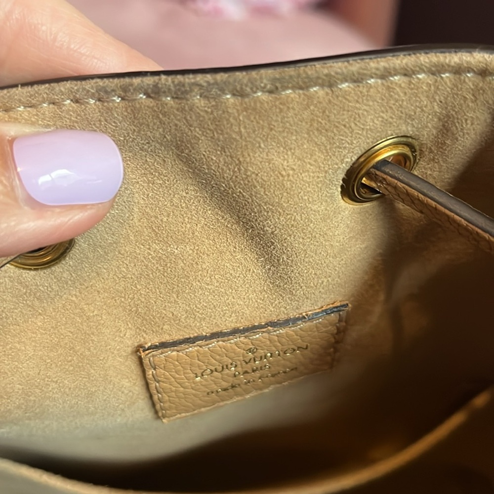 🚫SOLD🚫Louis Vuitton Lockme Bucket bag Arizona - Picture 5 of 7